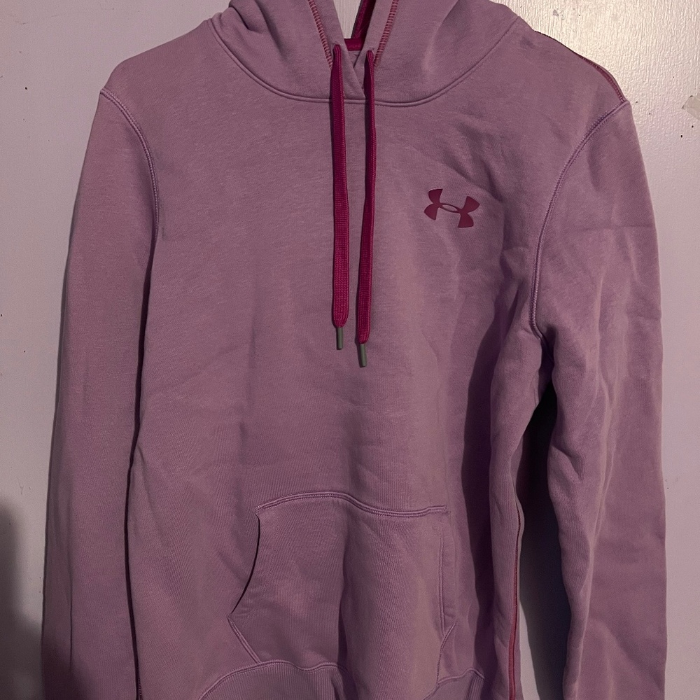 Women’s large Under Armour hoodie